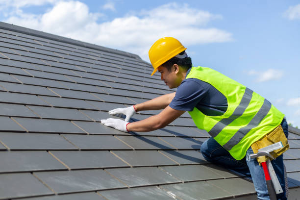 Best Roof Gutter Cleaning  in Huntsville, MO
